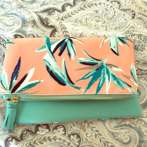 beachy clutch